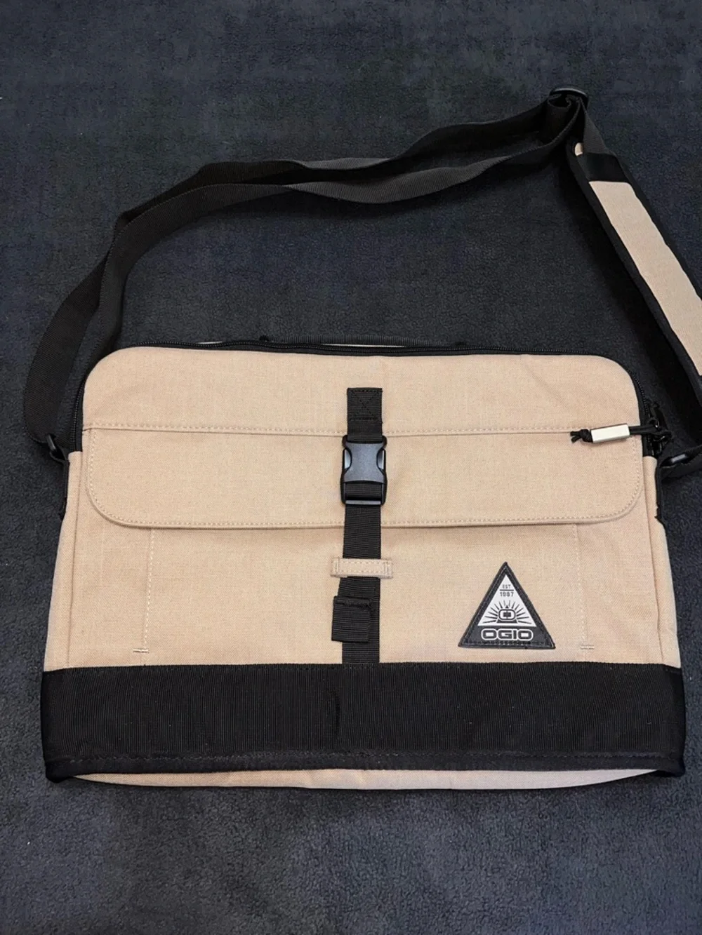 NWOT OGIO Ruck Slim Case, a messenger-style laptop bag designed for most 15-inch